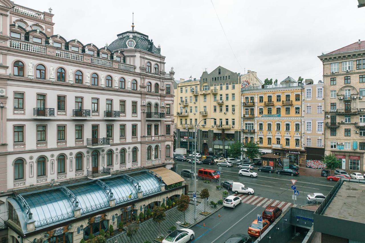 Apartment 24 *