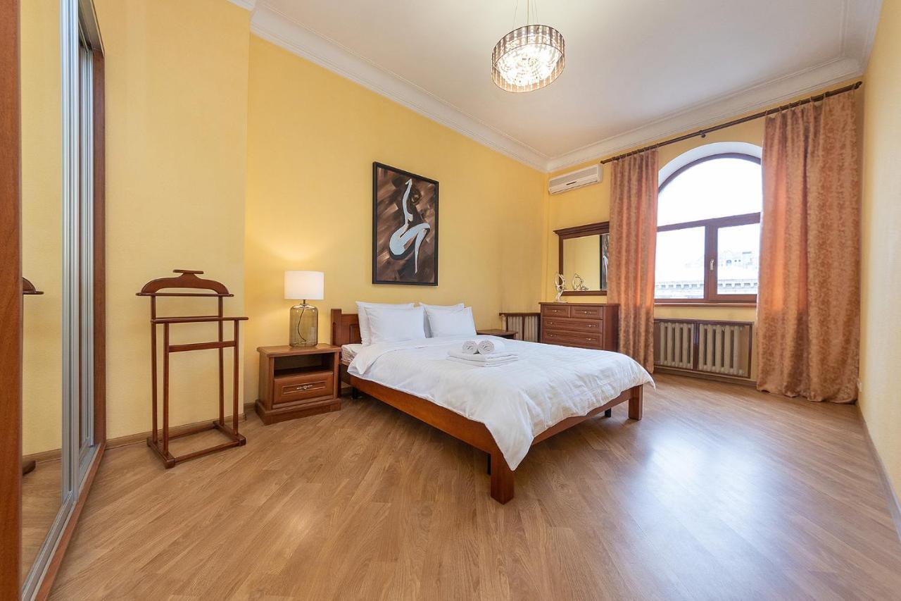 24 Apartment *