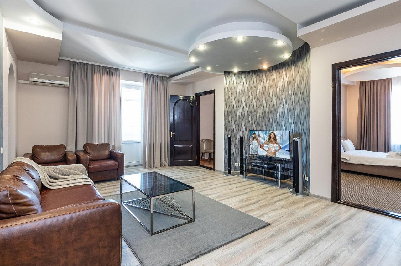 24 Apartment *