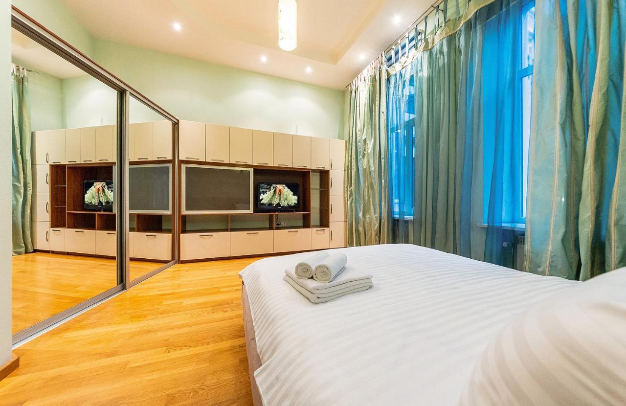 24 Apartment *