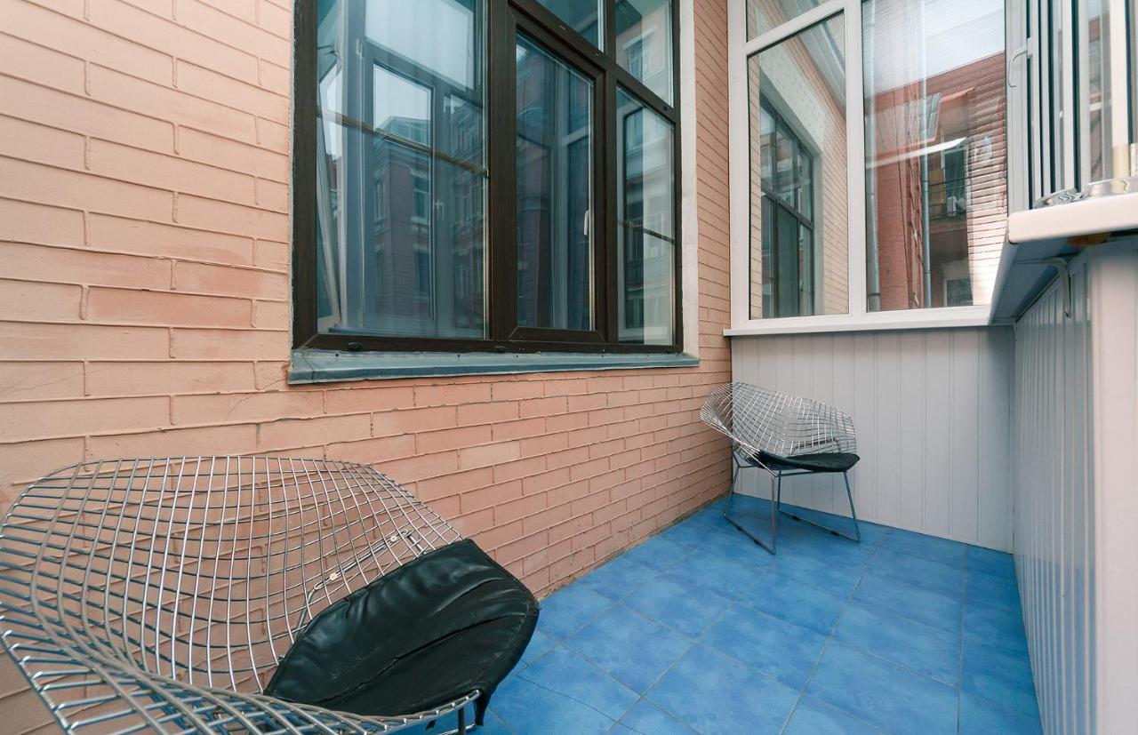 24 Apartment *