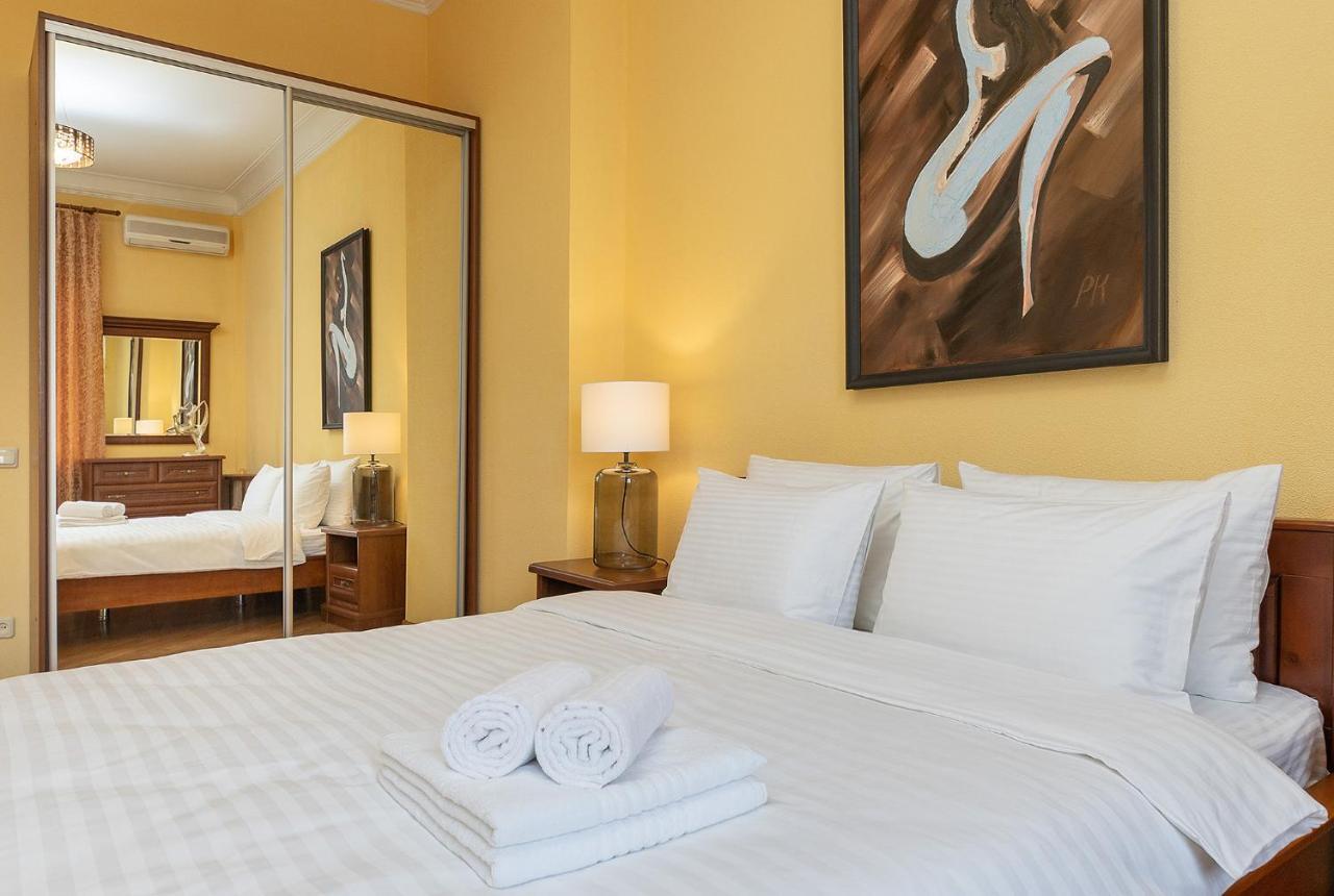 24 Apartament