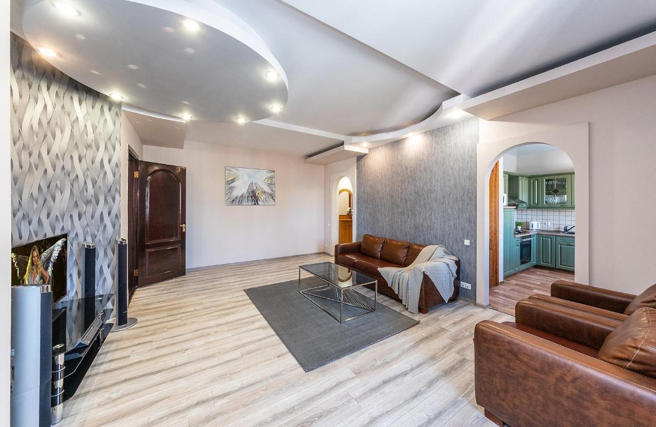 24 Apartament